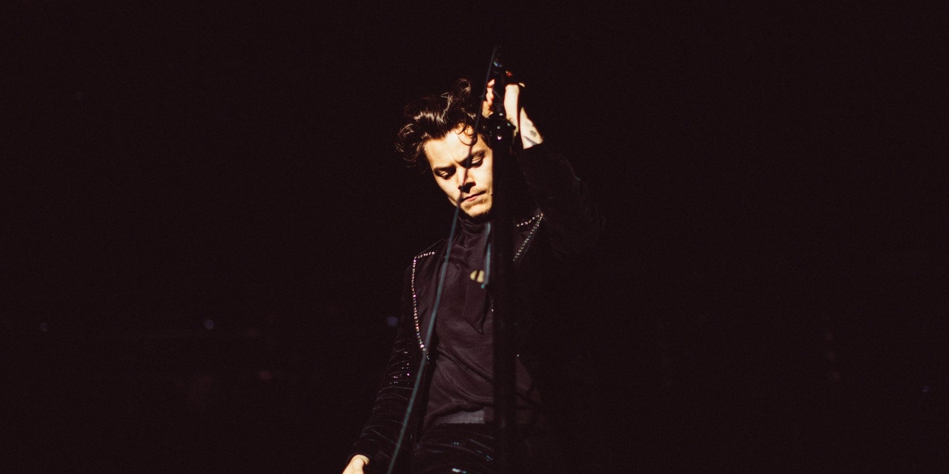 Harry Styles kicks off world tour by performing new songs 'Anna' and 'Medicine' – watch