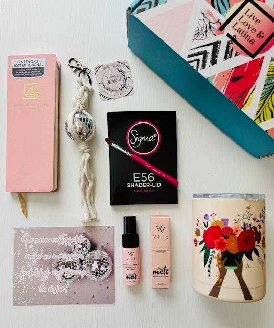 February "Mujer with Vision" Box