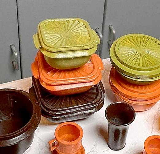 Dollhouse Miniature Storage Bowls; square bowls with lids- Vintage;  1:12 scale