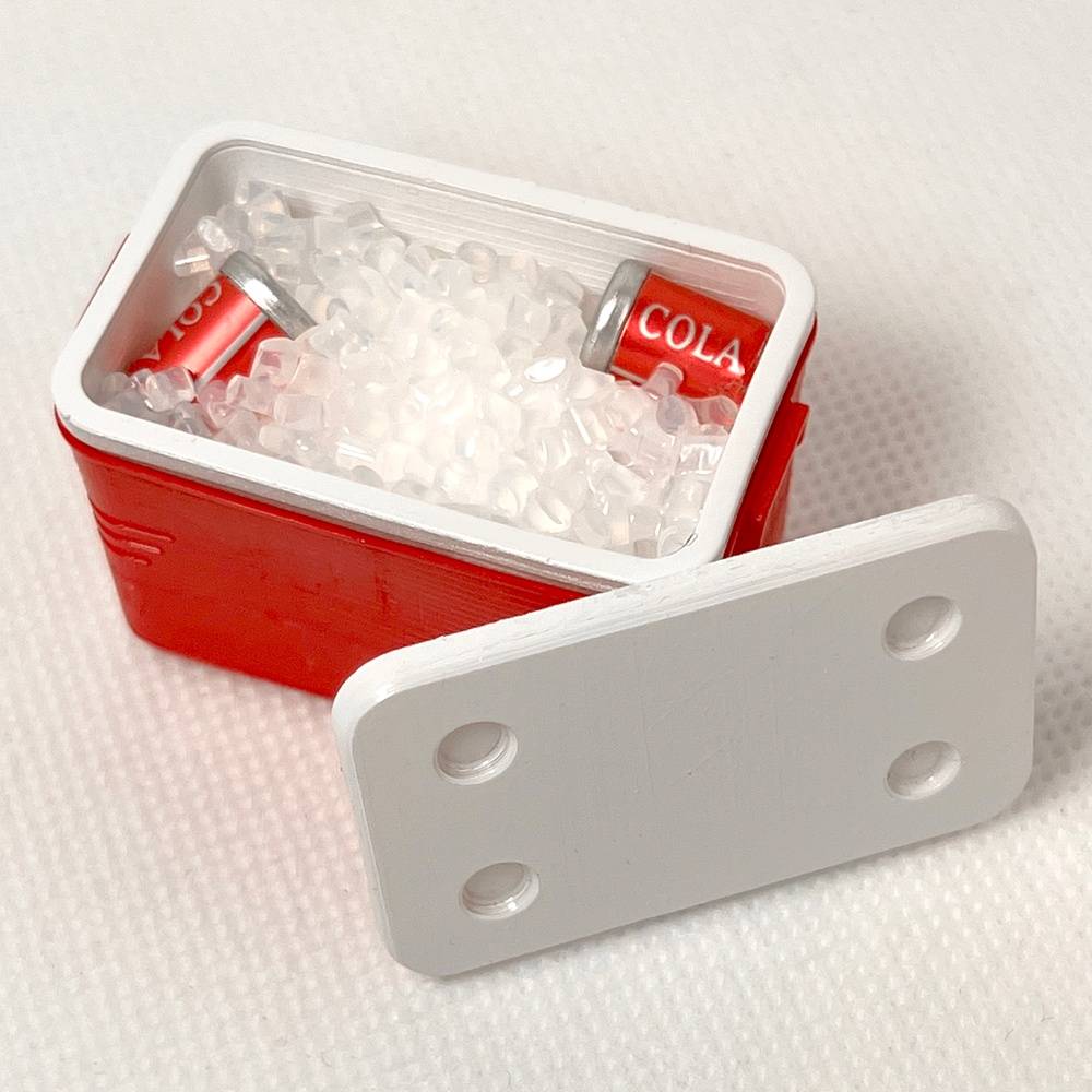 Miniature Cooler; removeable lid; 1:12 scale