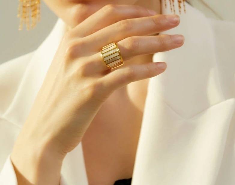 Chunky White Natural Shell Ring