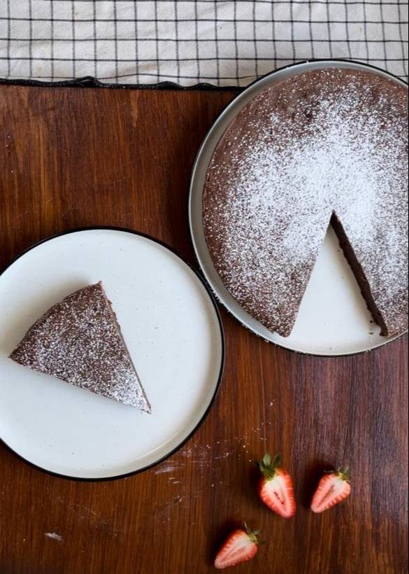 KLADDKAKA CHOCOLATE CAKE