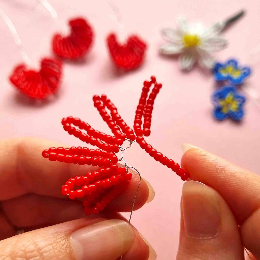 Beaded flowers kit from Beadology