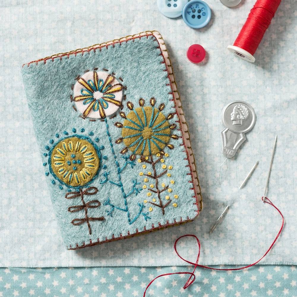 Felt needle case kit from Corinne Lapierre