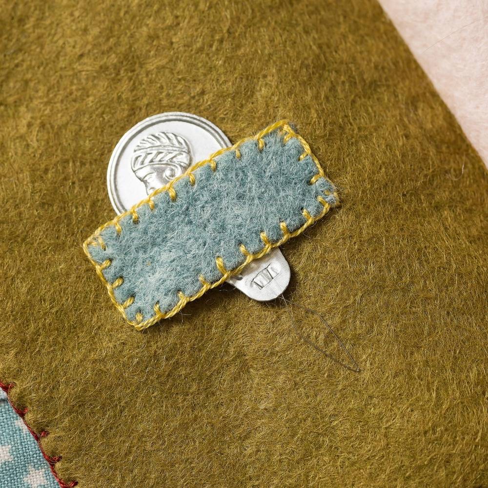 Felt needle case kit from Corinne Lapierre