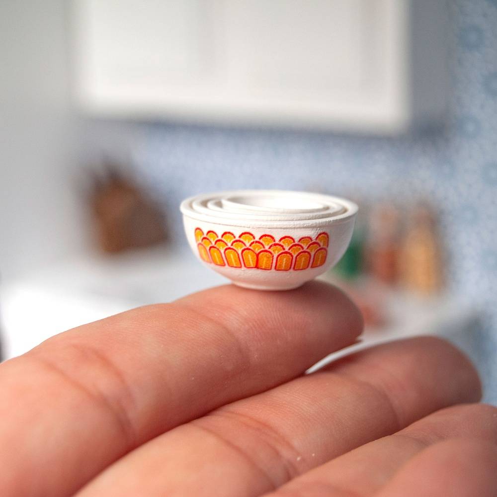 Dollhouse Miniature Mixing Bowls; Primary Colors; 1:12