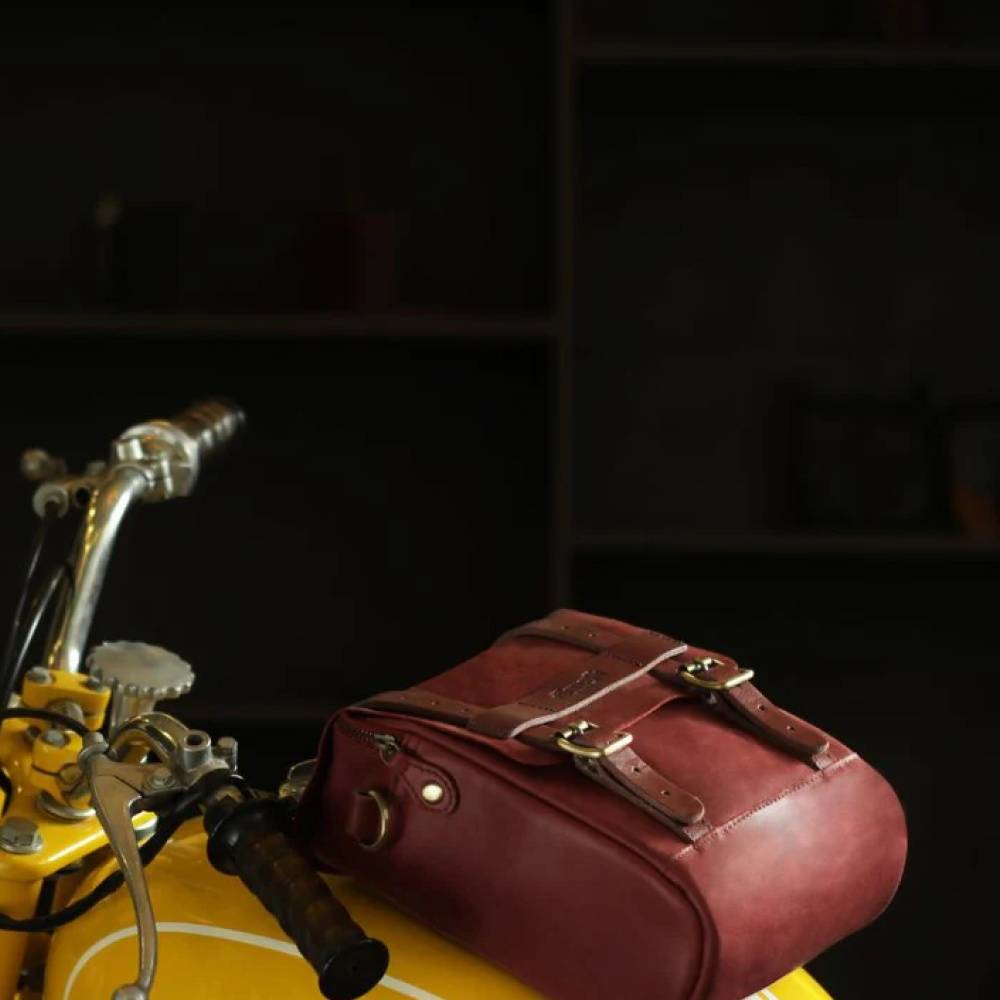 Trip Machine Leather Tank & Tail Bag - Red