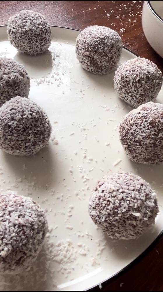 CHOC COCONUT BALLS