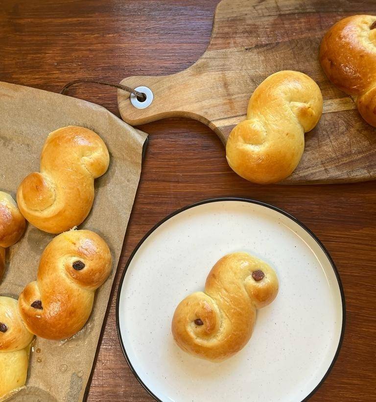 SAFFRON BUN BAKING KIT