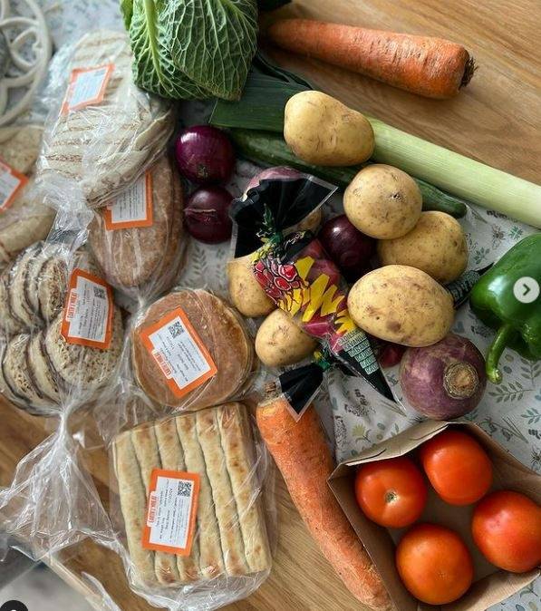 The Essentials Bread & Variety Veg Box