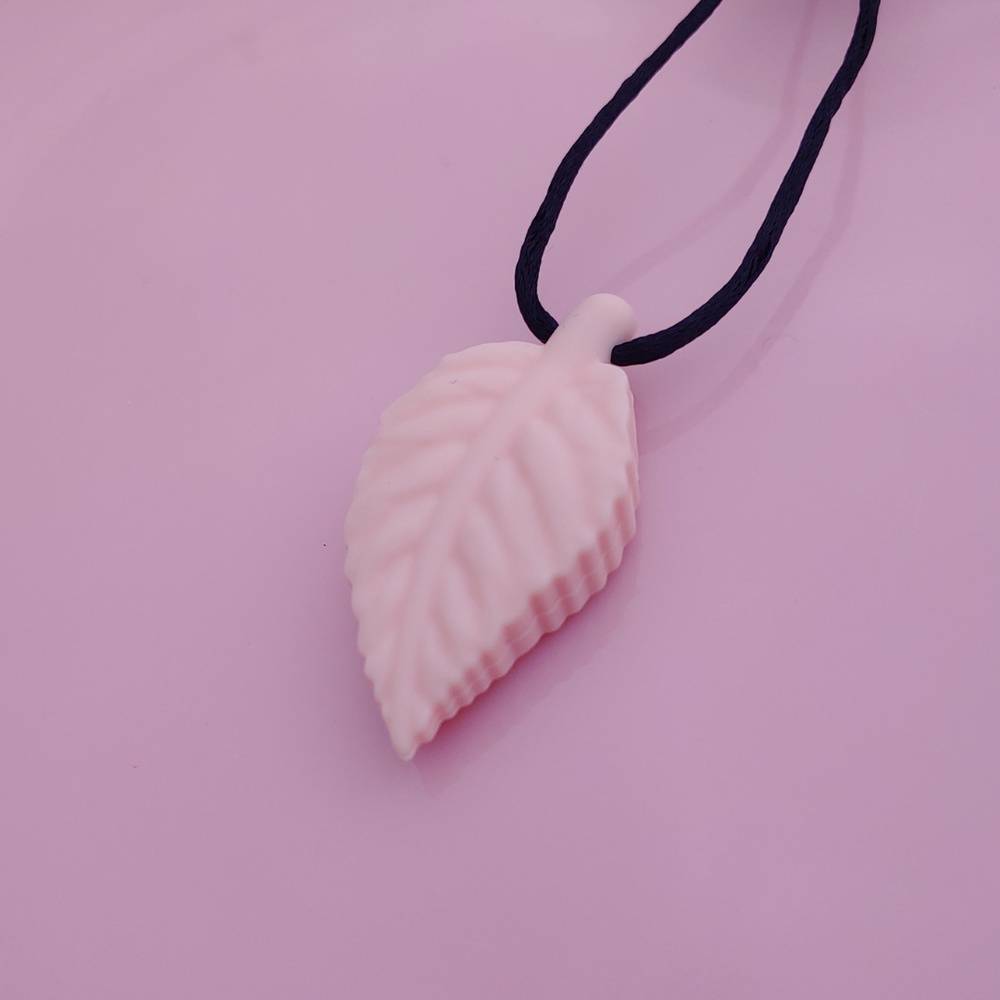 Pink Leaf Chewelry Pendant