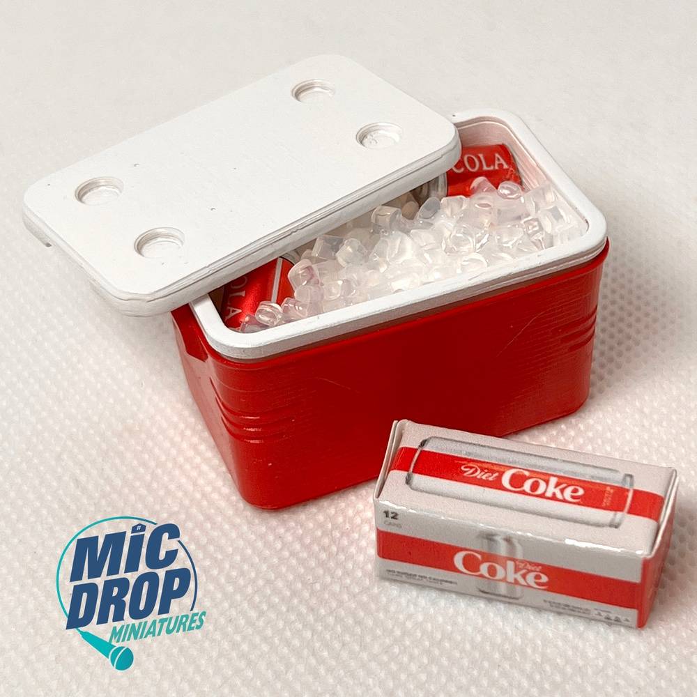 Miniature Cooler; removeable lid; 1:12 scale