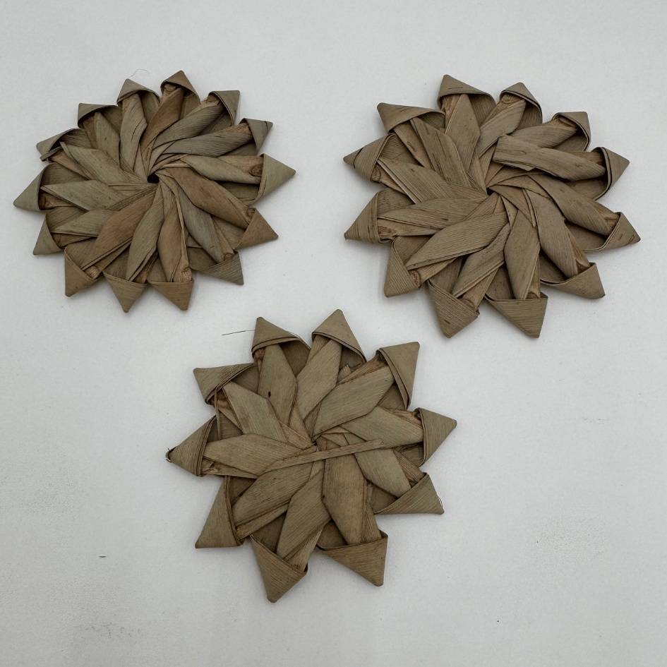 Natural Palm Leaf Chew Stars for Bunnies (3 pcs)