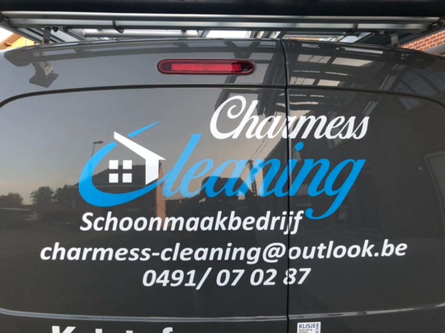 Charmess-cleaning logo