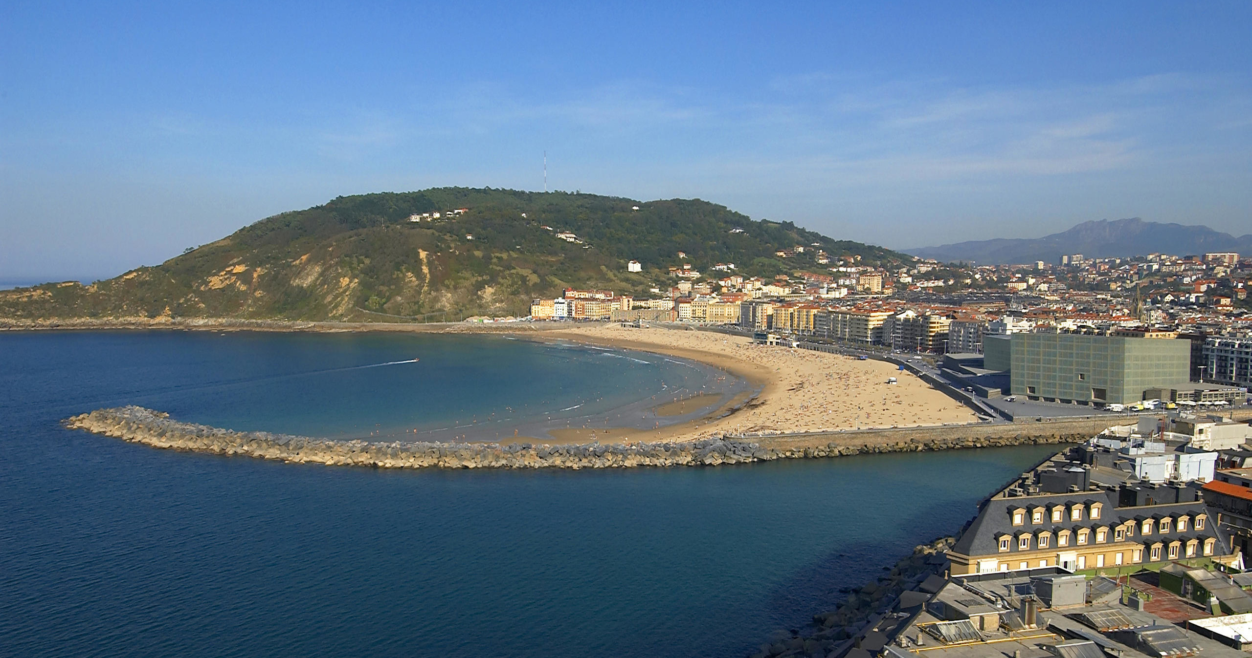 Guided Tour in San Sebastian with Pintxo and Drink in Semi-Private - Accommodations in San Sebastian