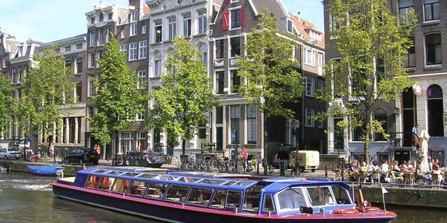 Passeio de Barco com Guia Áudio pelos Canais de Amesterdão - Acomodações em Amesterdão