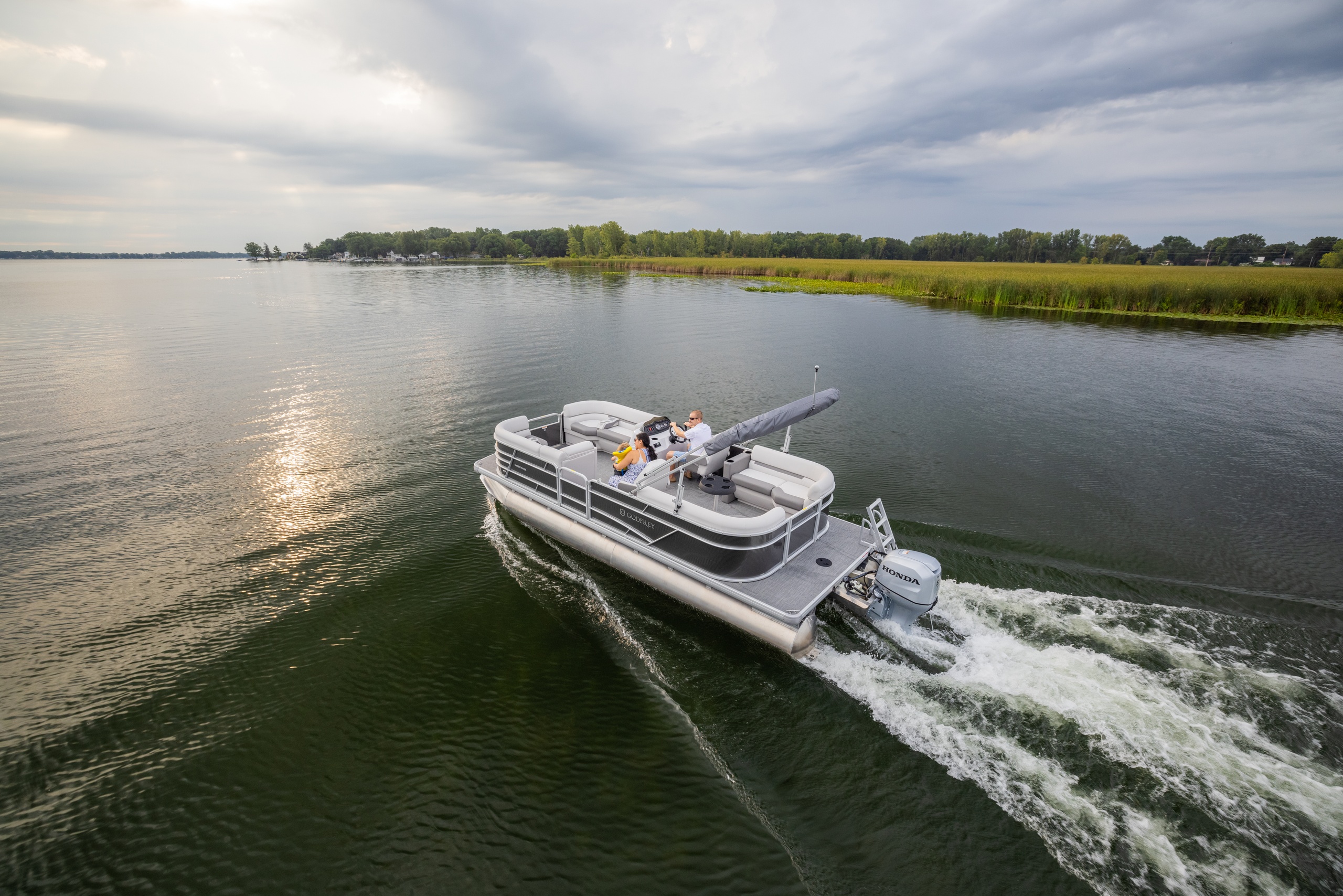 Riverside Marina Pontoon Boat Rental (Up to 10 Passengers) image 4