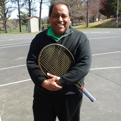Oscar Q. teaches tennis lessons in Deltona, FL