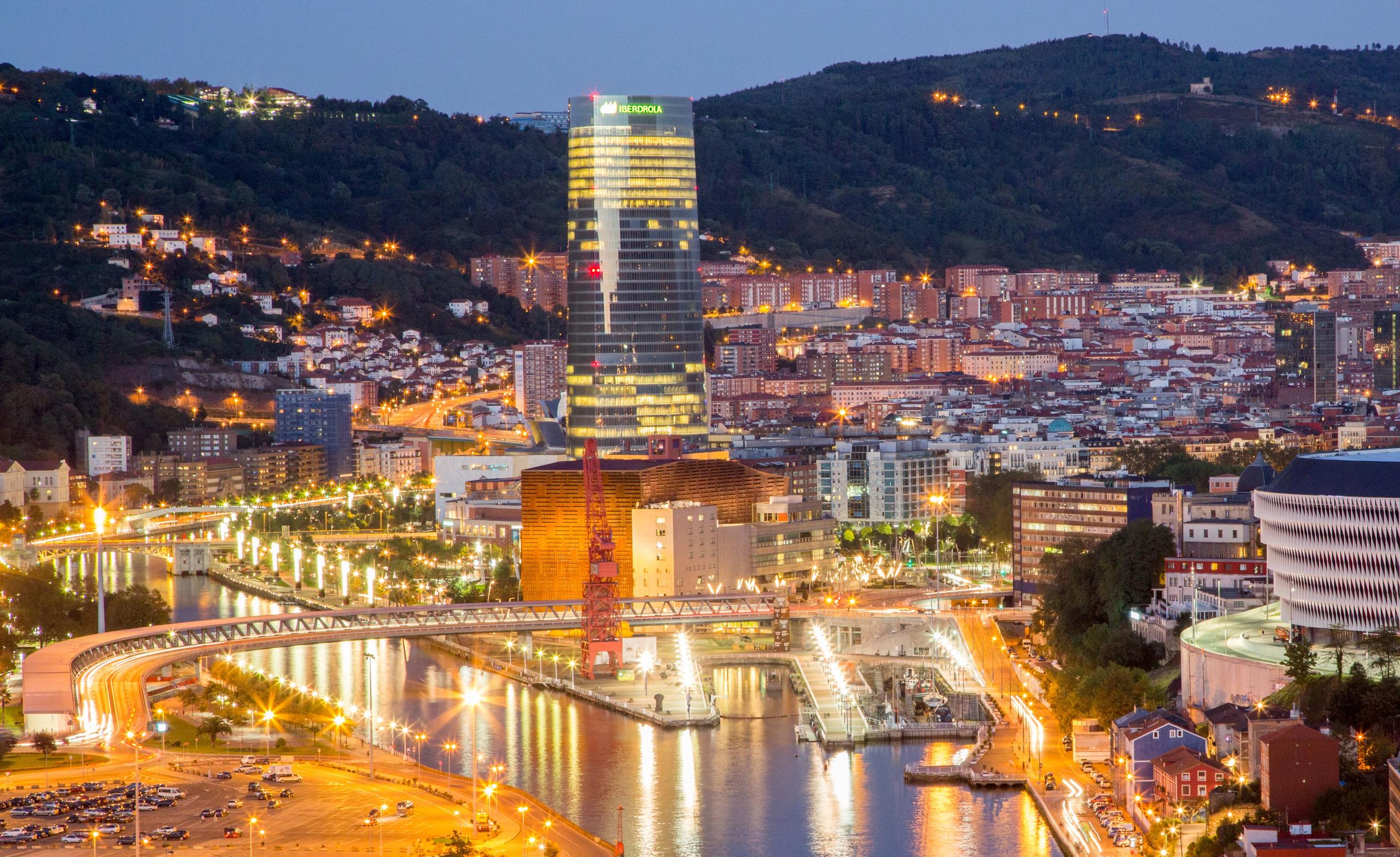 Visita Guiada en Bilbao en Semi-Privado - Acomodações em Bilbau 