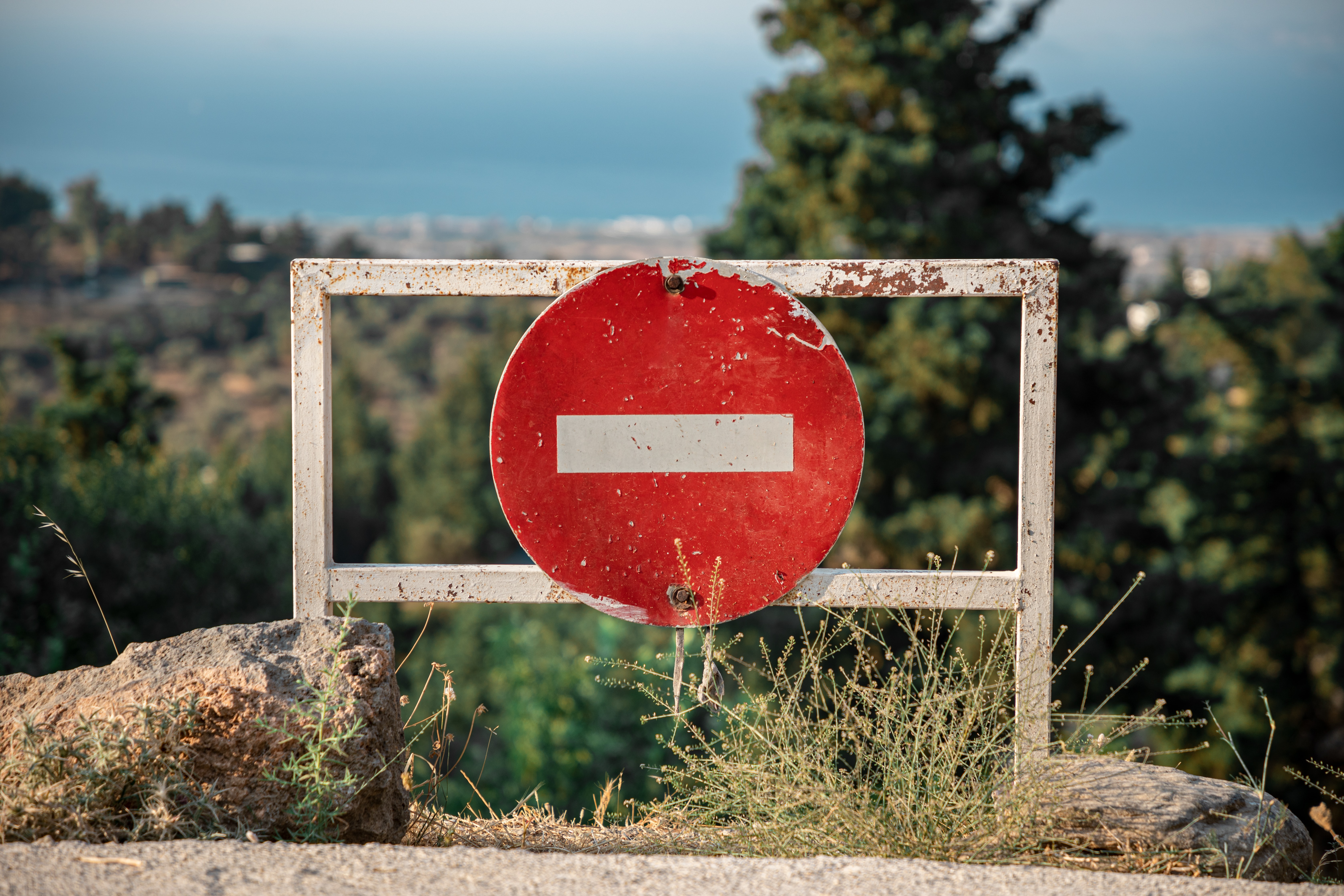 Is it legal to use SARMs? Image if a no entry sign on top of a hill.