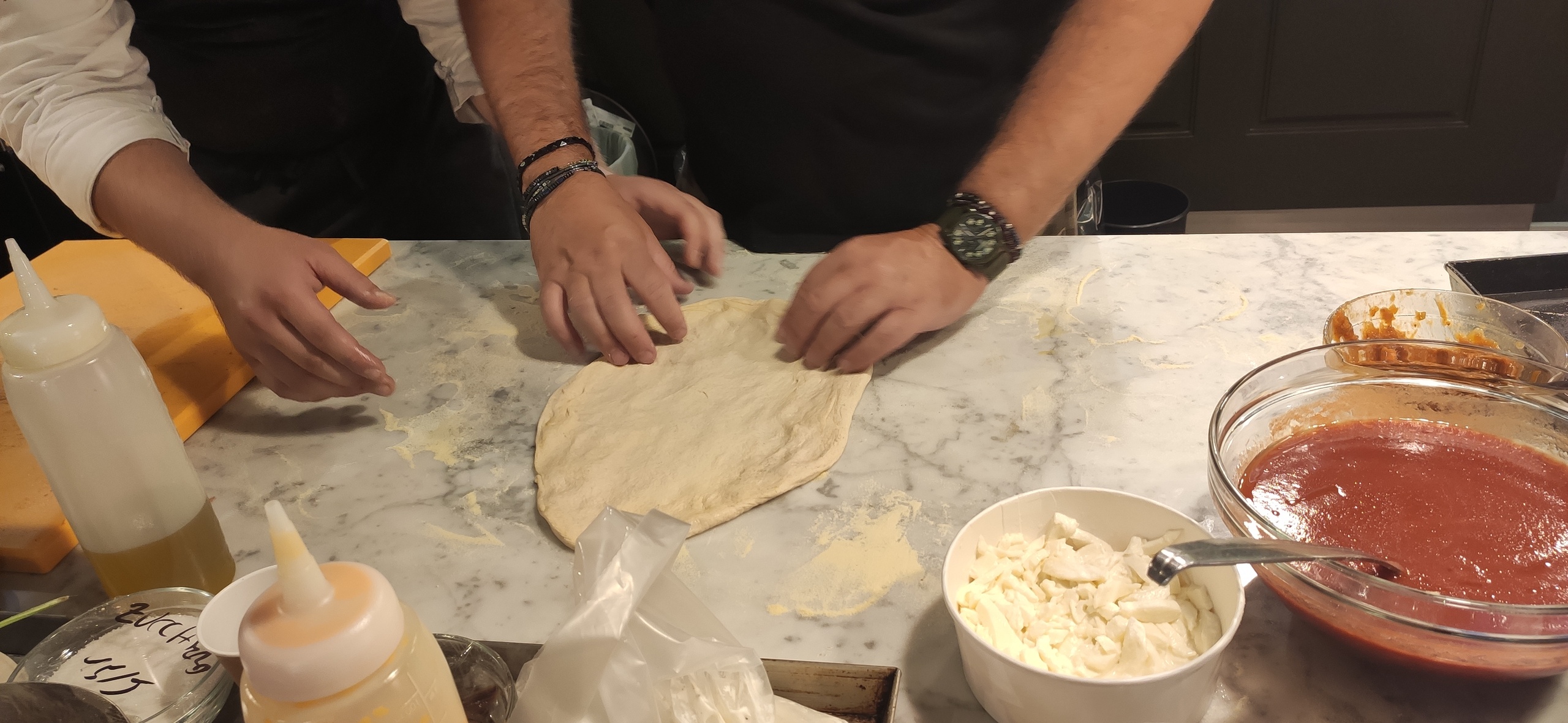 3 Hours Tour to Visit The Best Cooking Studios in Milan and Learn From The Best Pizzaiolos 