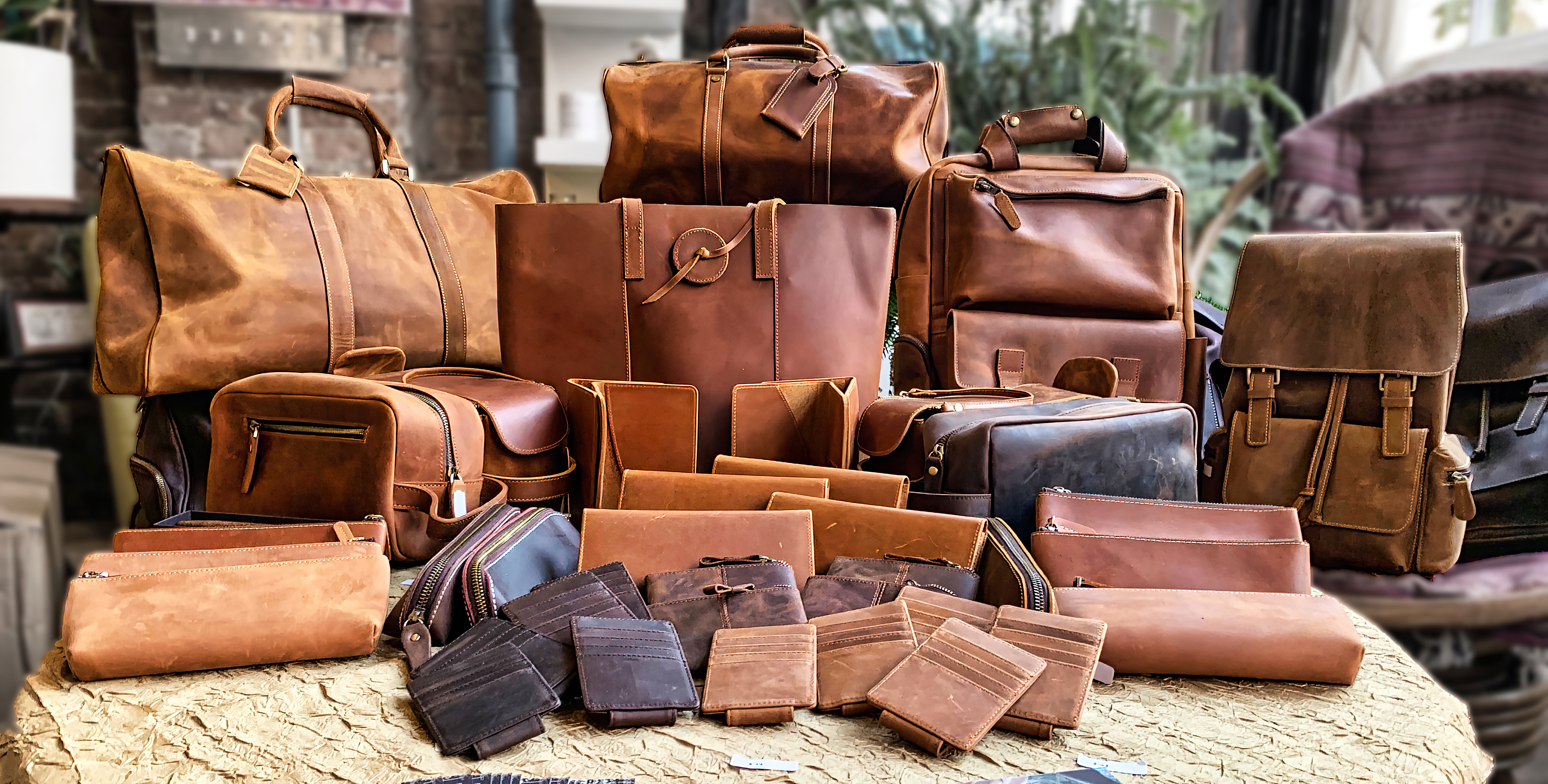 Leather Travel Accessories: How to Choose the Best Ones for Your Busin