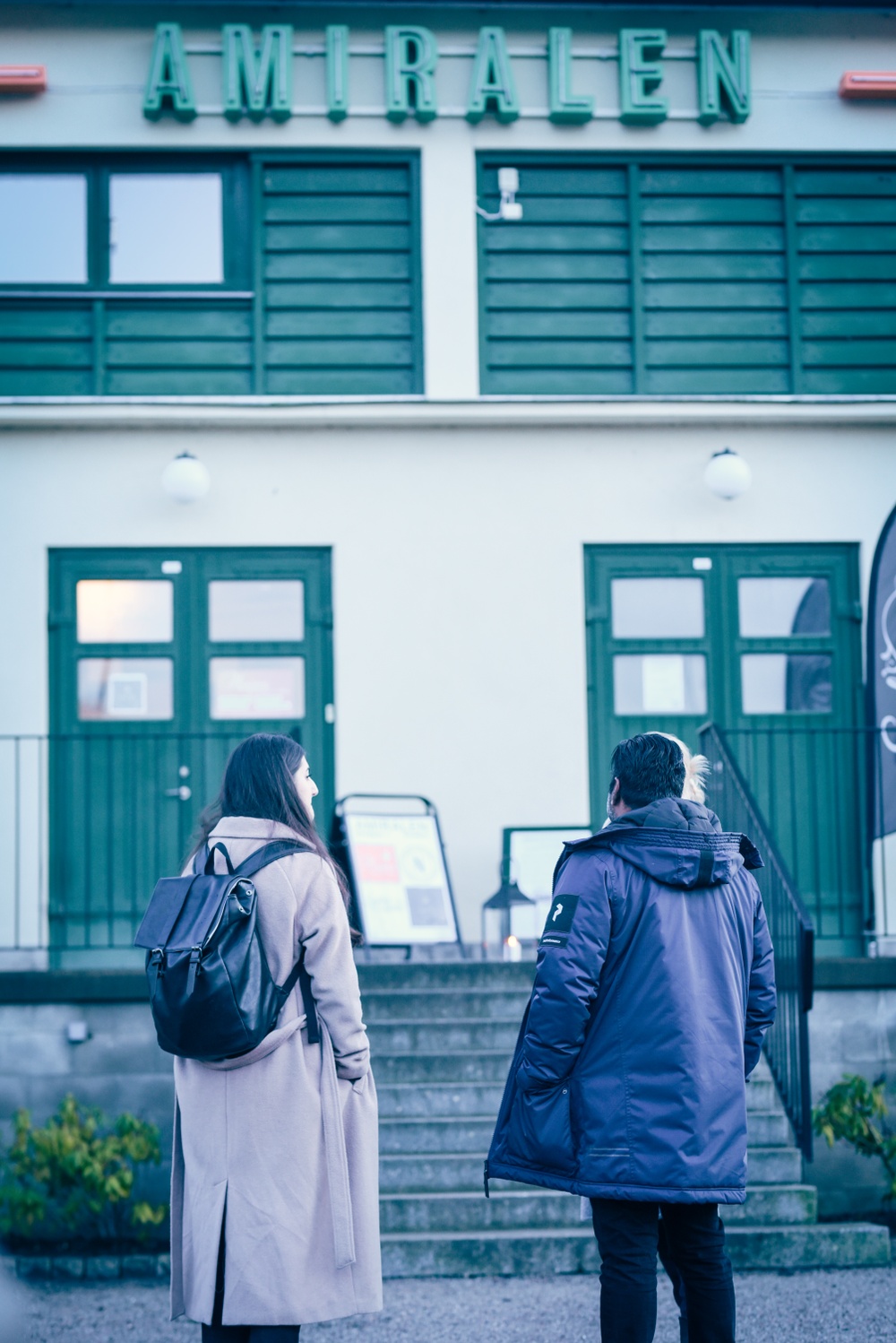 Studenten Maria Danho i samtal med KS-ordförande Daniel Andersson.