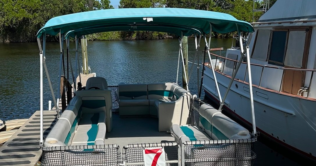 12 Passenger Pontoon Boat