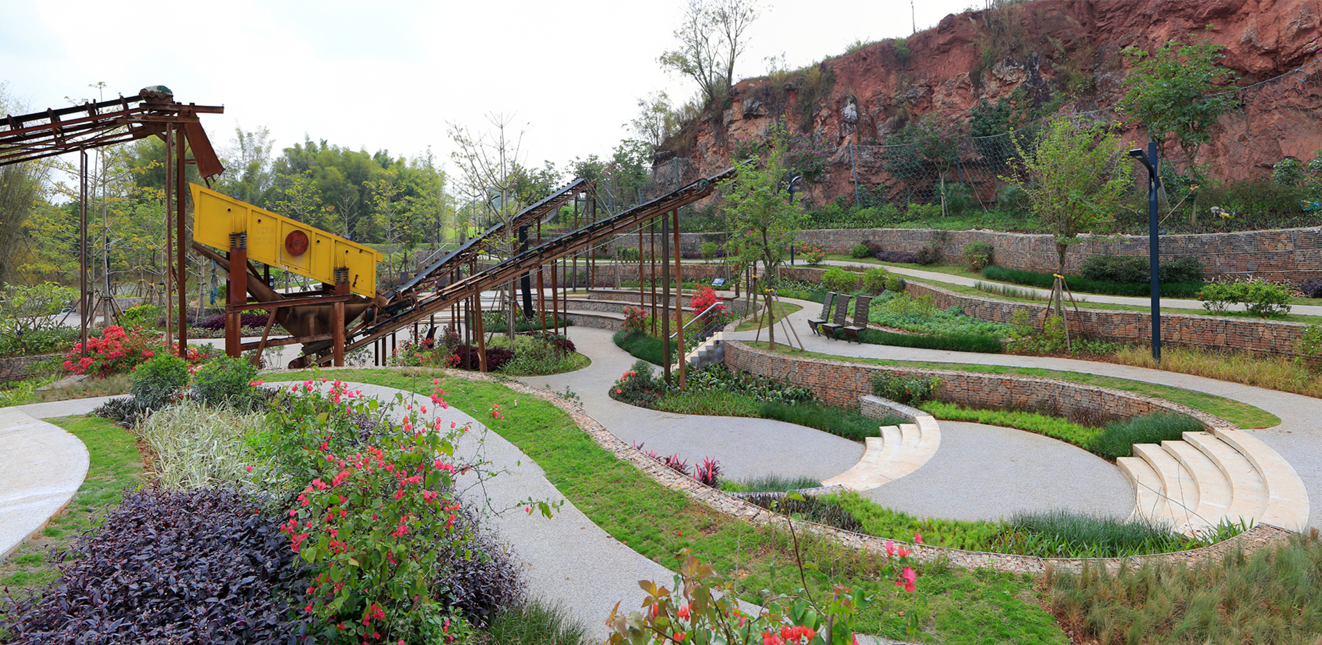 A Terrace Garden with Preserved Mining Machinery (Quarry No. 6)