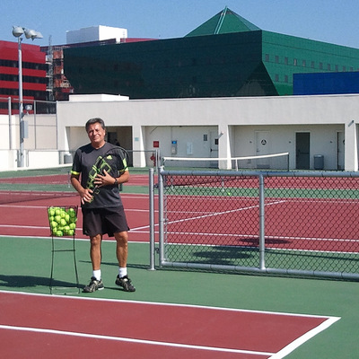 Harvey R. teaches tennis lessons in Tarzana, CA