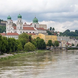 tourhub | Avalon Waterways | The Blue Danube Discovery with 2 Nights in Budapest & 2 Nights in Prague (Tranquility II) 