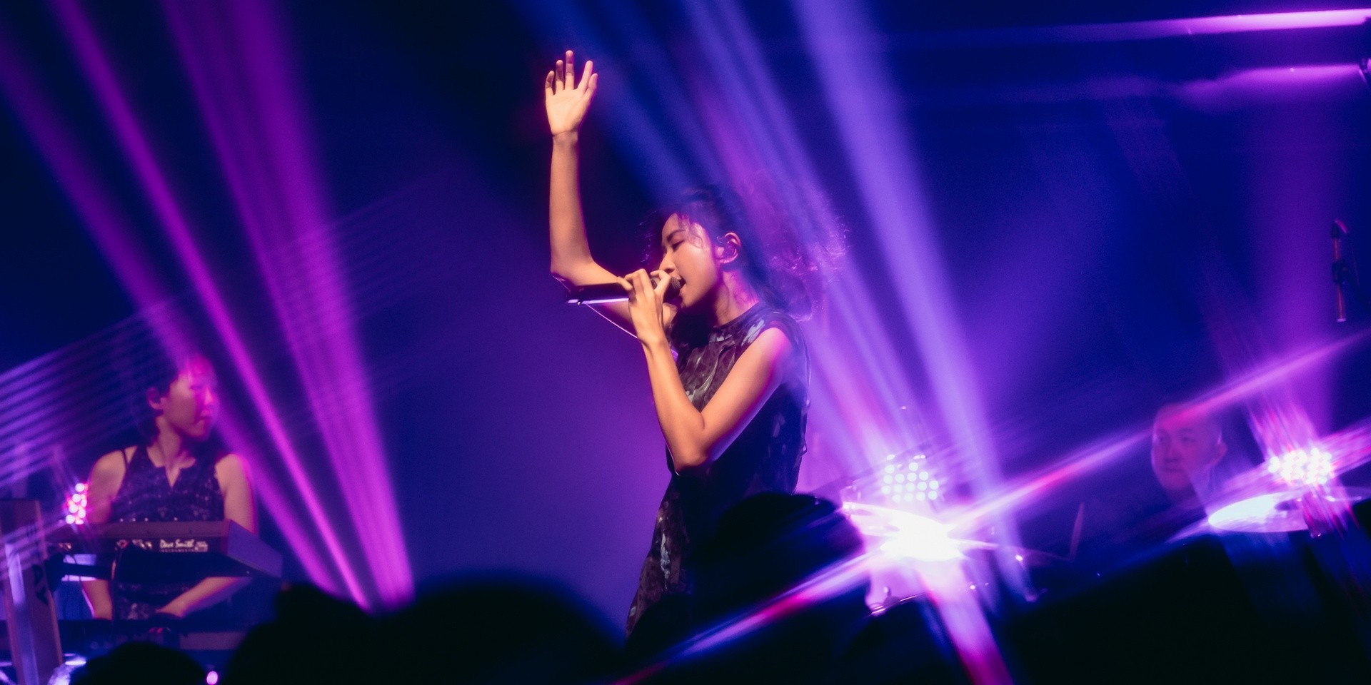 9m88 reconfigures Mandopop in front of our very eyes at Singapore show - gig report