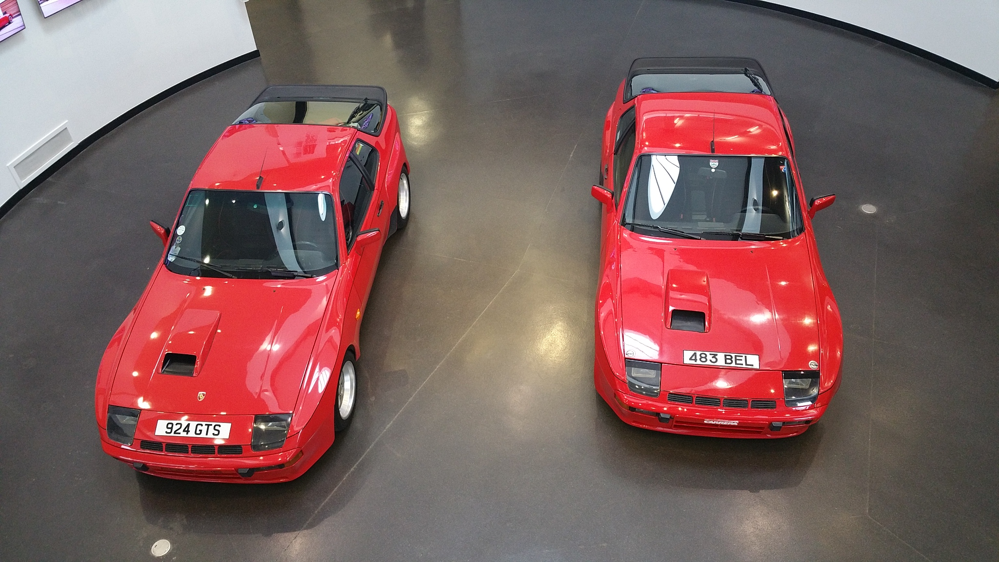 Two red Porsche 924 Carrera GTs