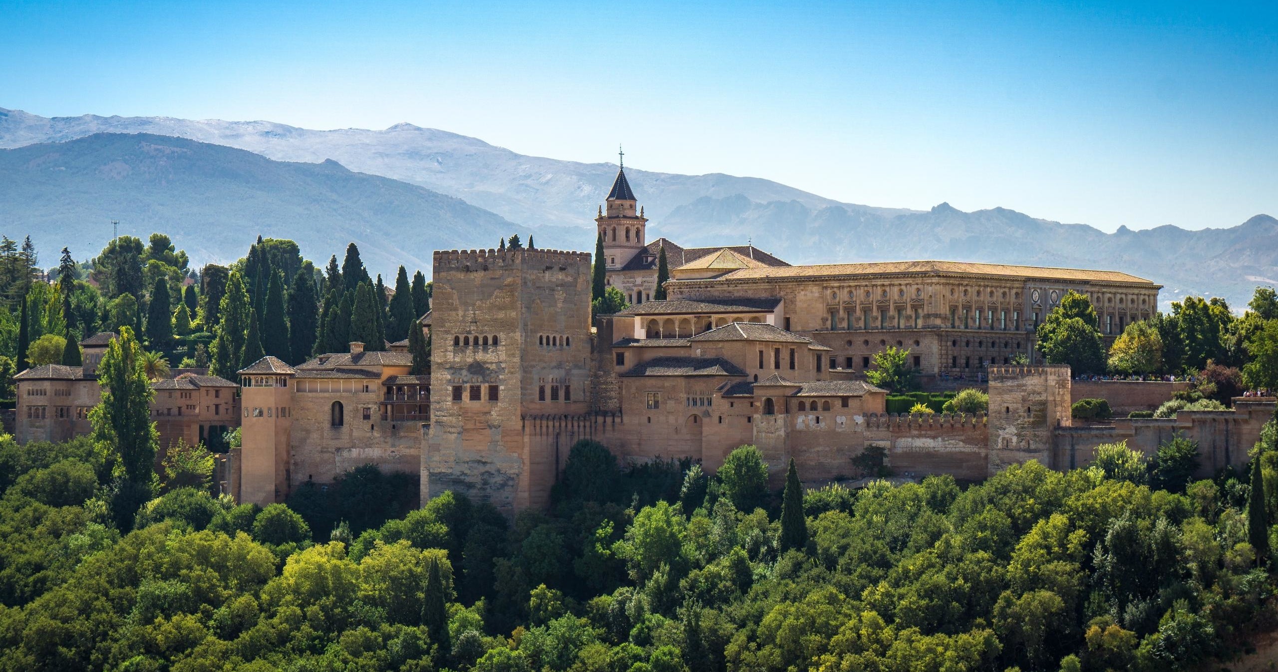 Guided Tour to the Alhambra in Full with Generalife Gardens and Nasrid Palaces with Pickup - Accommodations in Granada
