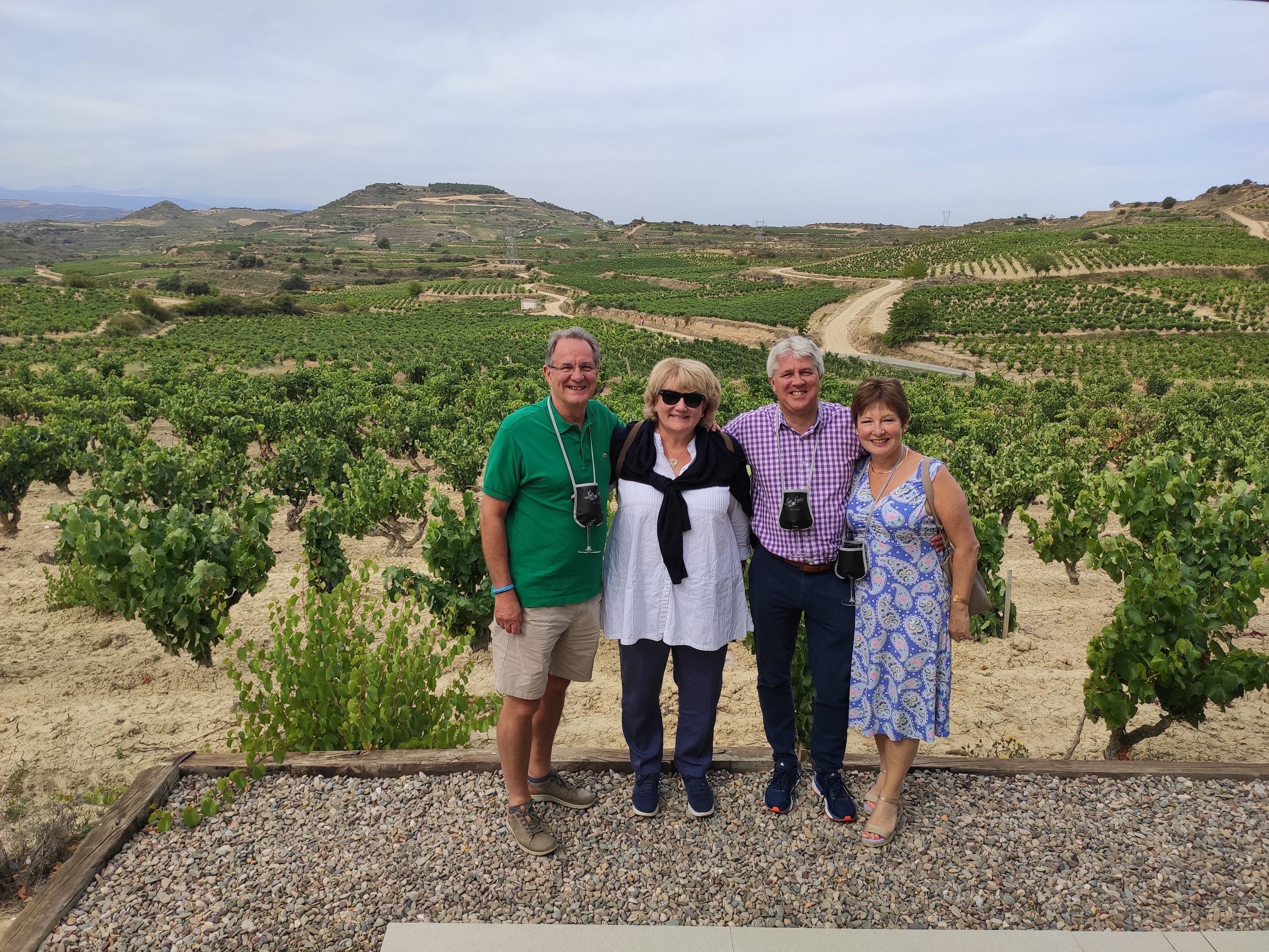 Tour de vinos Rioja: 2 Bodegas desde Bilbao en Semi-Privado con Recogida - Acomodações em Bilbau 