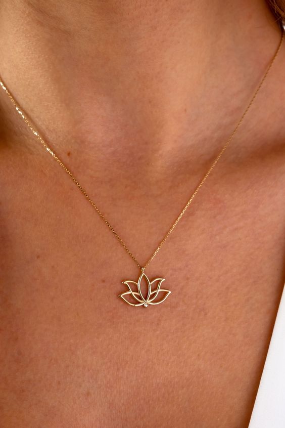 Simple gold deals pendant design